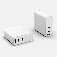140W USB 電源アダプターは、自宅、オフィス、または外出先で高速かつ効率的な充電を提供します。対応ケーブル使用のもとMacBookPro（2021）を約30分で0～50％の急速充電が可能です。